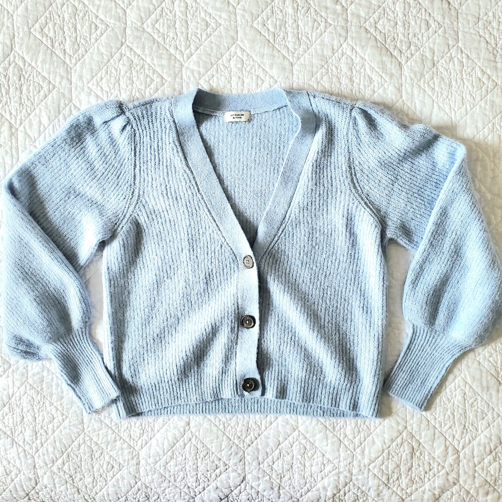 JDY Cropped Knitted Cardigan in Blue - Picture 3 of 13